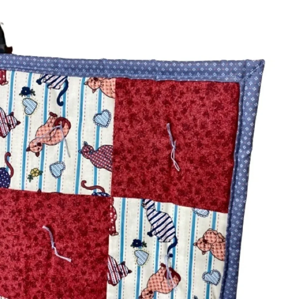Handmade NWT cat themed baby or lap quilt 43” X 38”